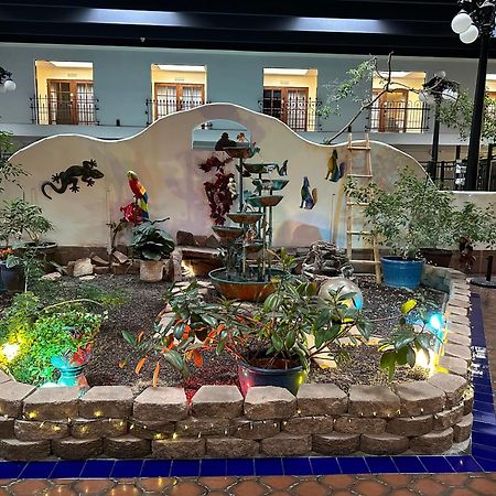 Ramada By Wyndham Las Cruces Hotel & Conference Center Экстерьер фото