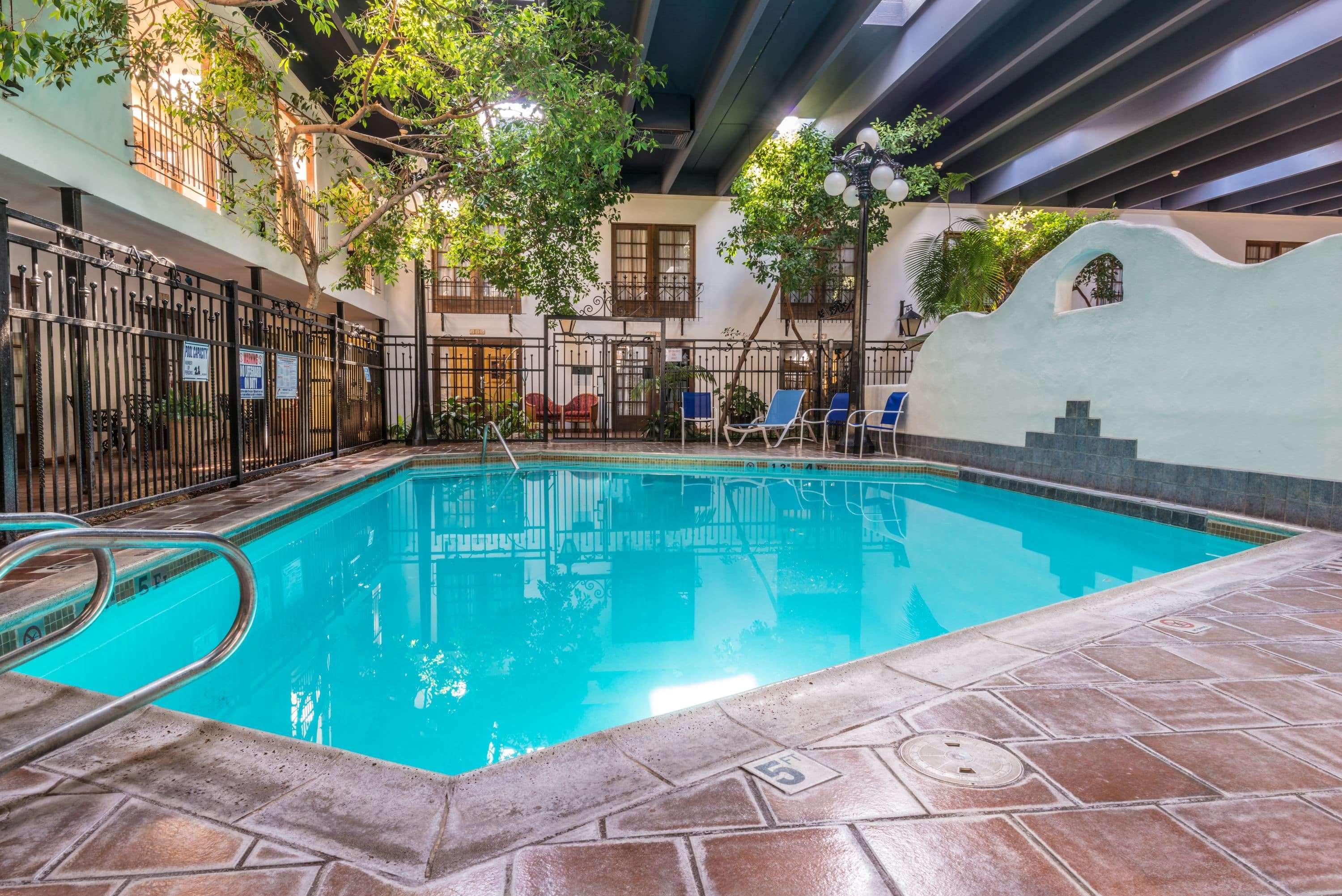Ramada By Wyndham Las Cruces Hotel & Conference Center Экстерьер фото