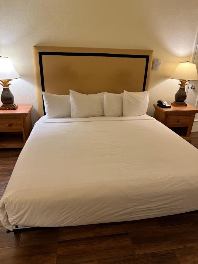 Ramada By Wyndham Las Cruces Hotel & Conference Center Экстерьер фото